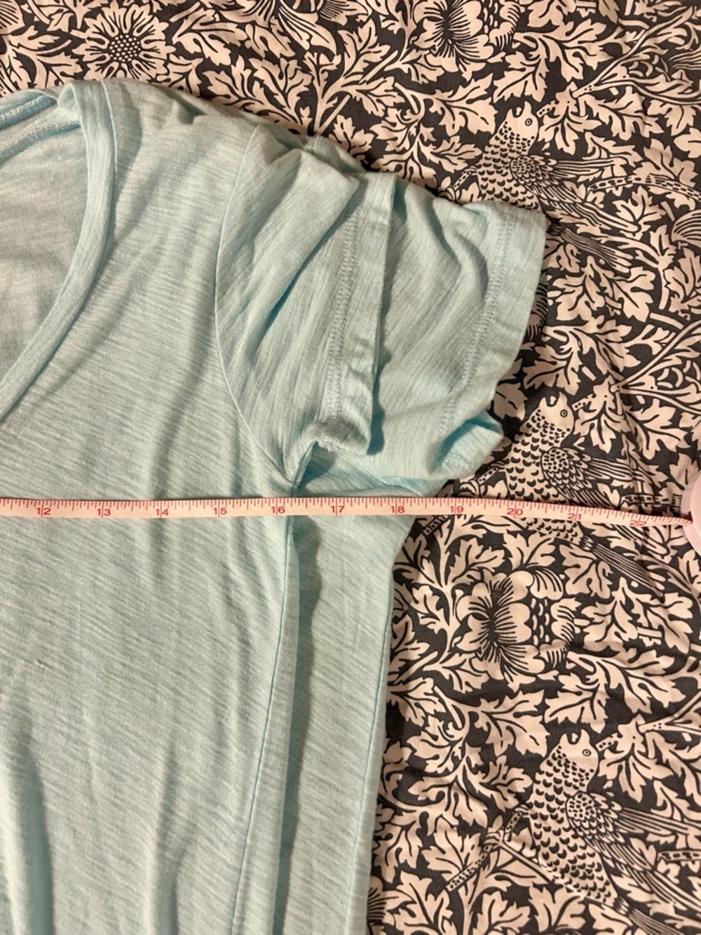 James Perse V-Neck Tee Shirt - Picture 5 of 8